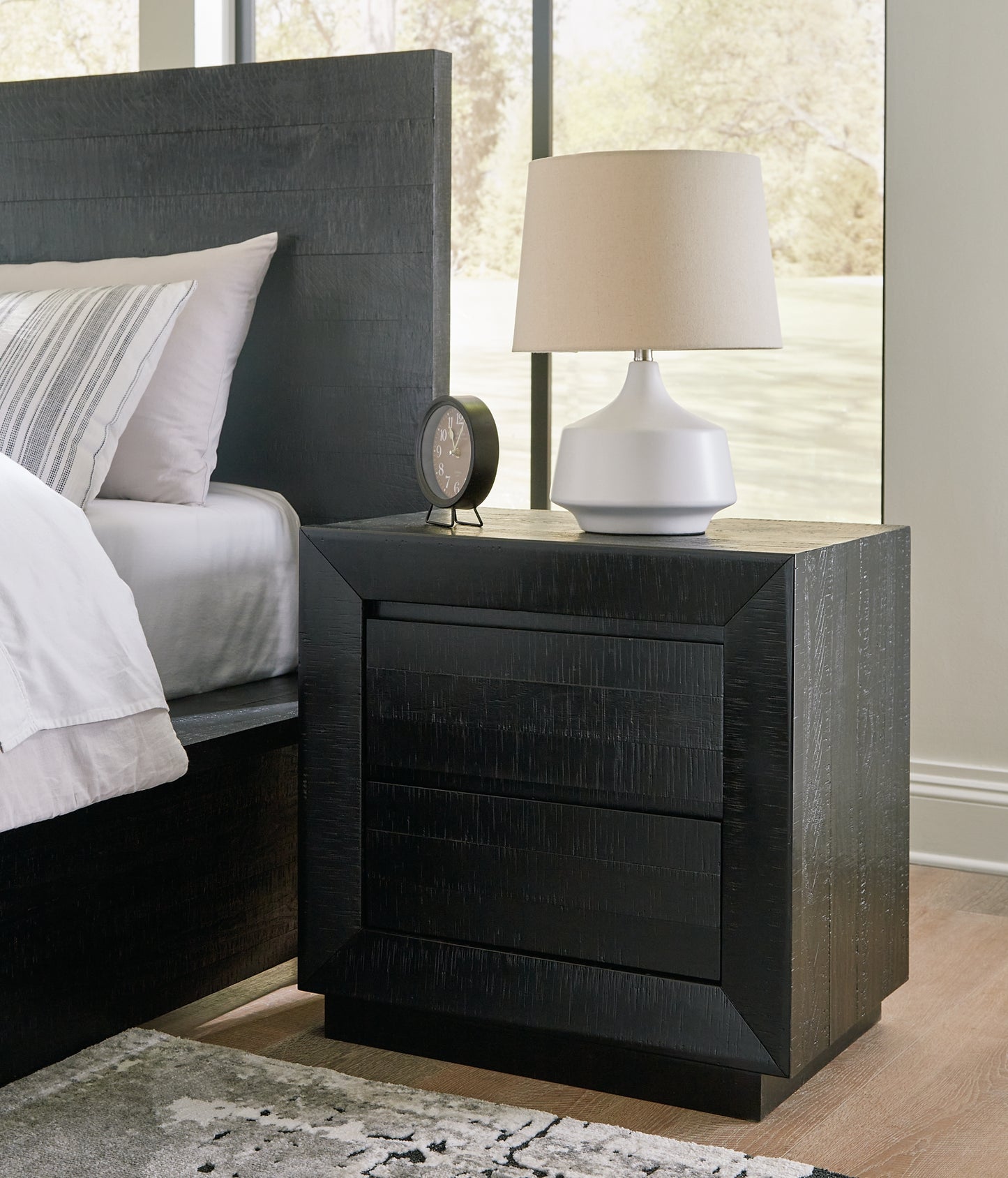 Londer California King Panel Bed with Mirrored Dresser and Nightstand