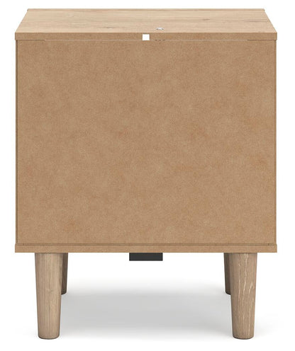 Cielden Full Panel Bed with Mirrored Dresser and Nightstand