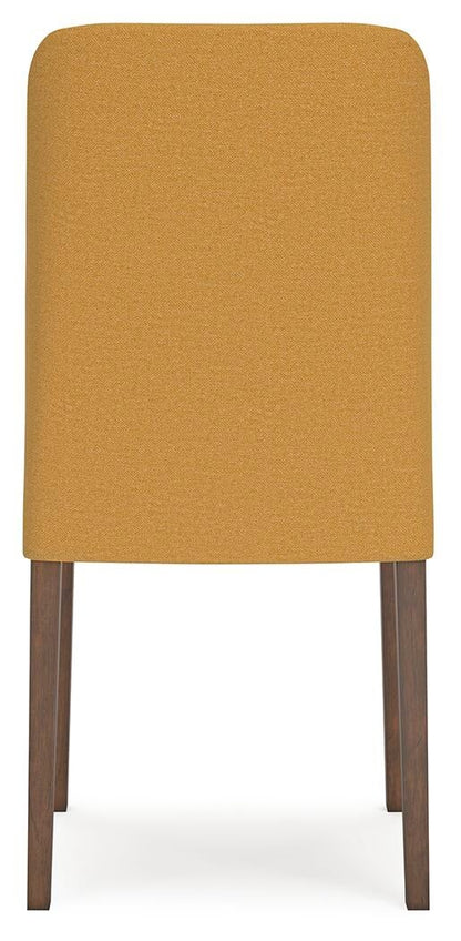 Lyncott Dining Table and 4 Chairs