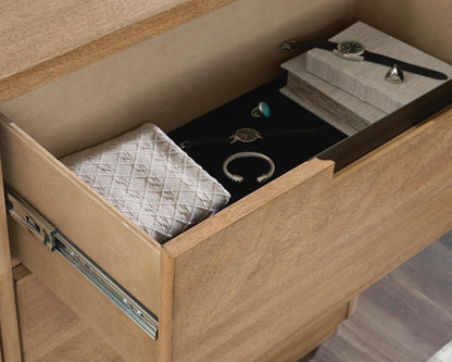 Pamaria Dresser
